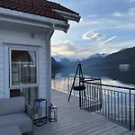 Fjord Faleide Feriehus *