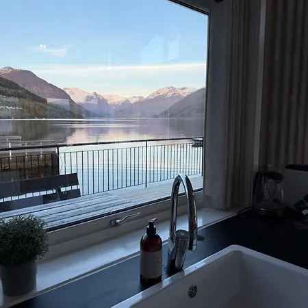 Fjord Faleide ストリン